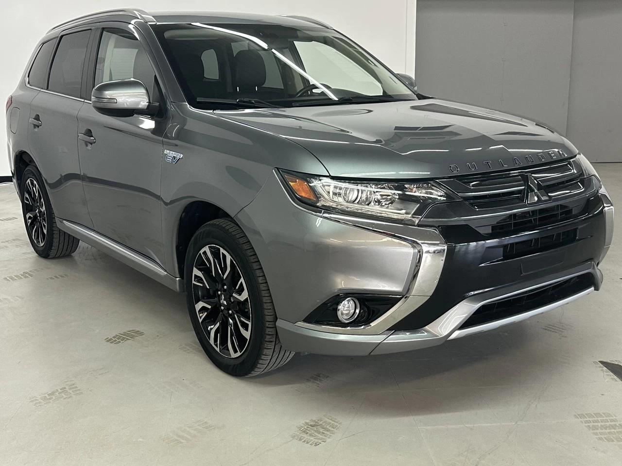 2018 Mitsubishi Outlander PHEV SE Image principale