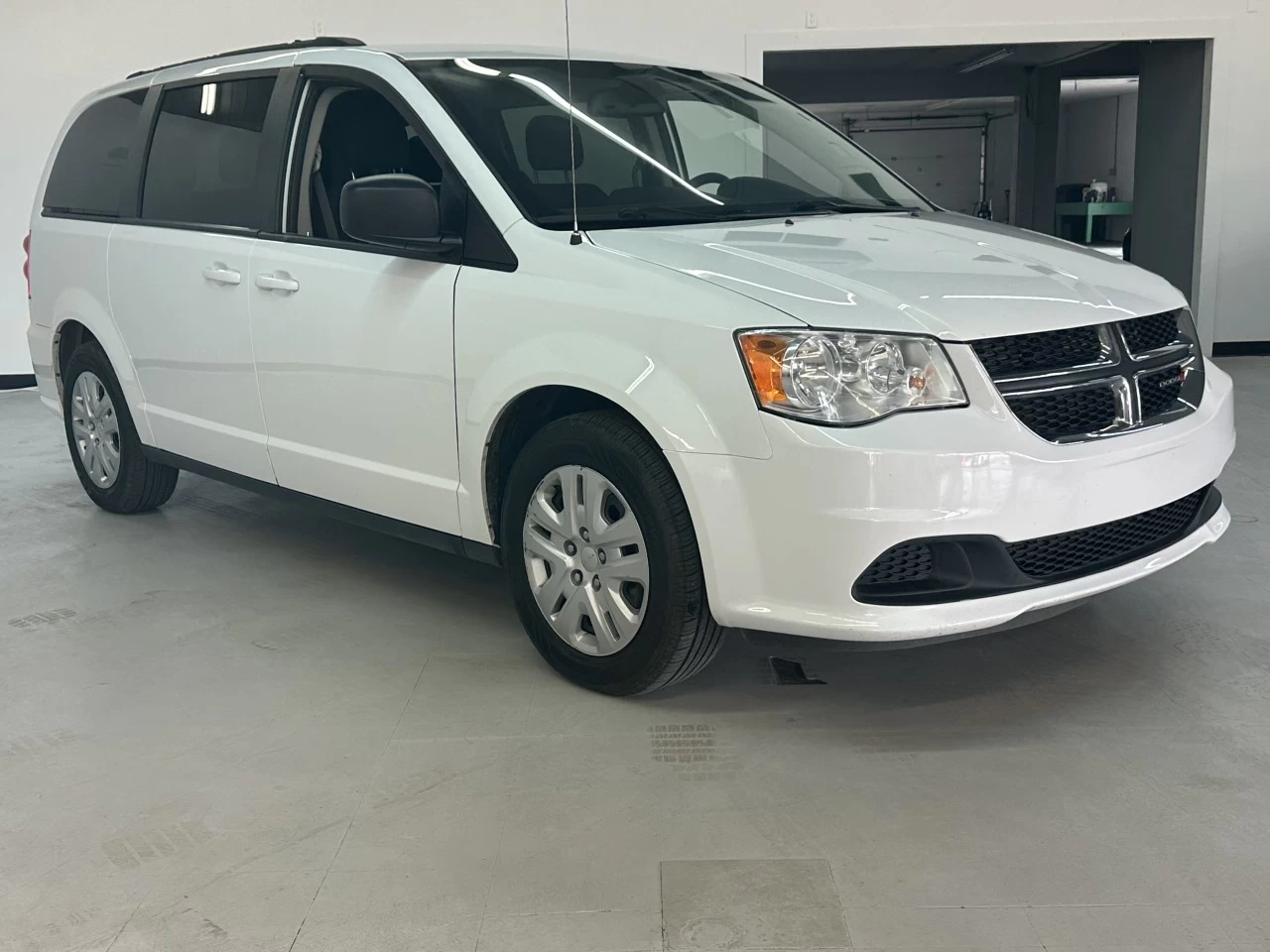 2020 Dodge Grand Caravan SXT Main Image