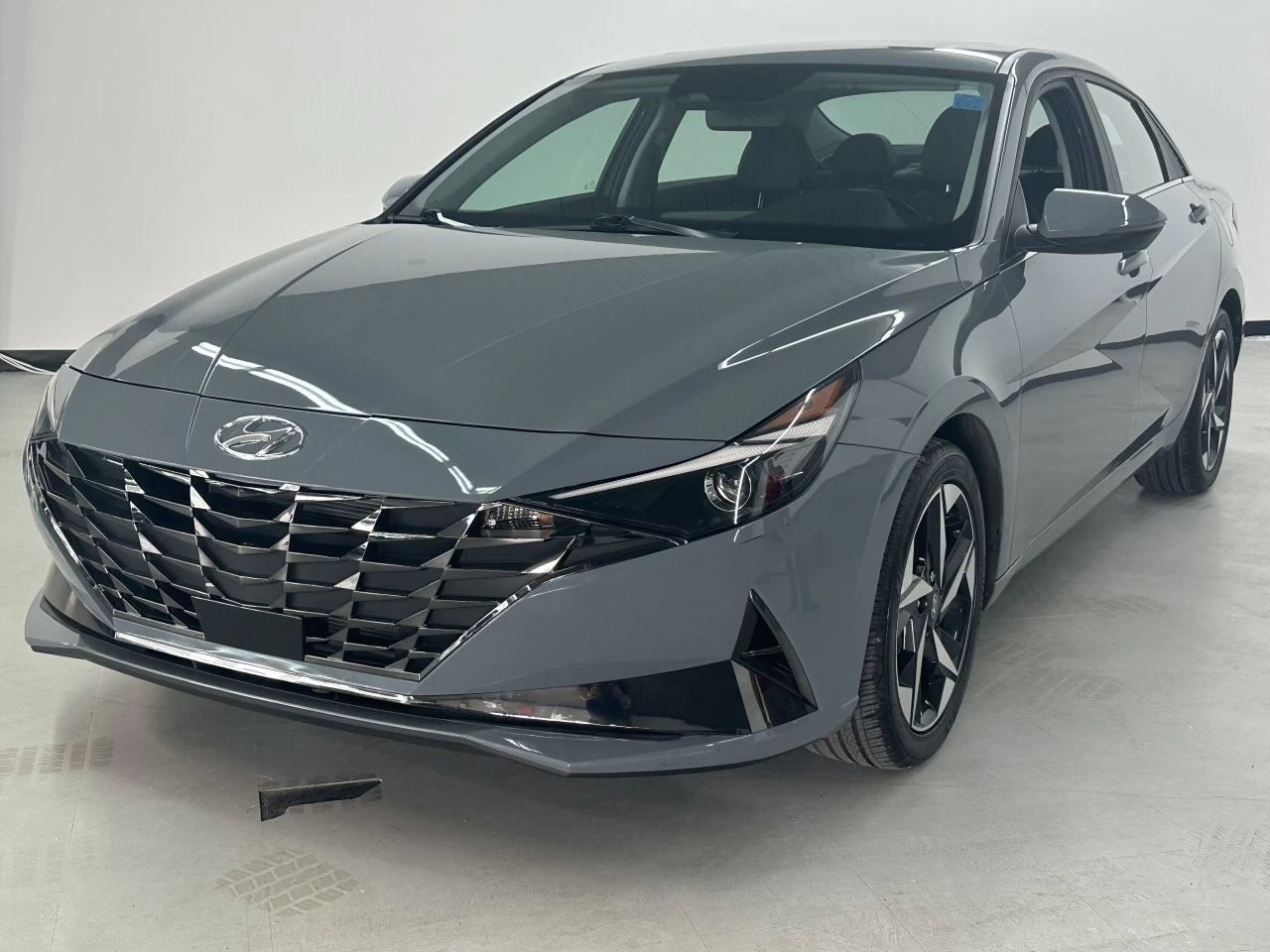 2021 Hyundai Elantra Ultimate Main Image