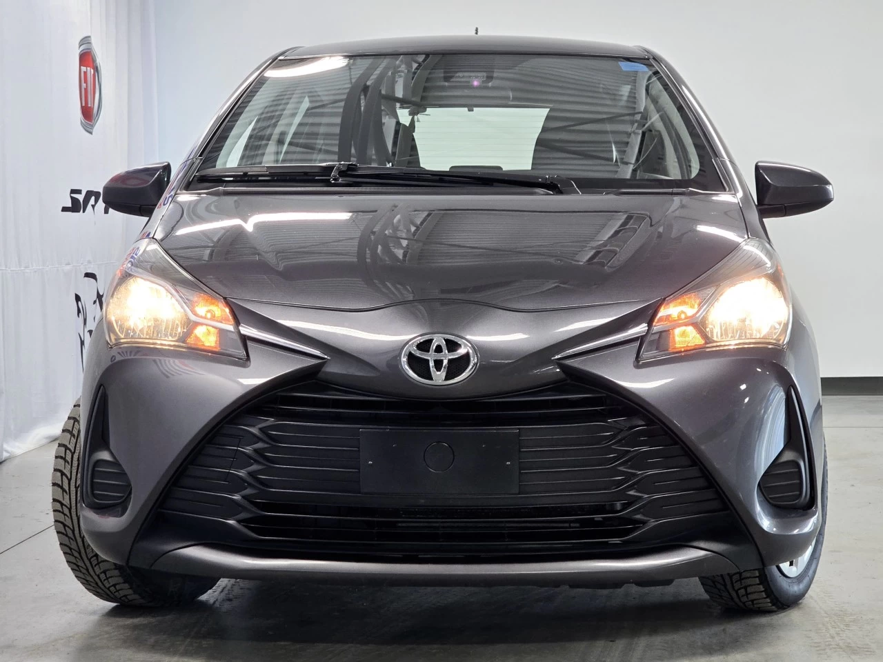 2018 Toyota Yaris LE/SE Main Image