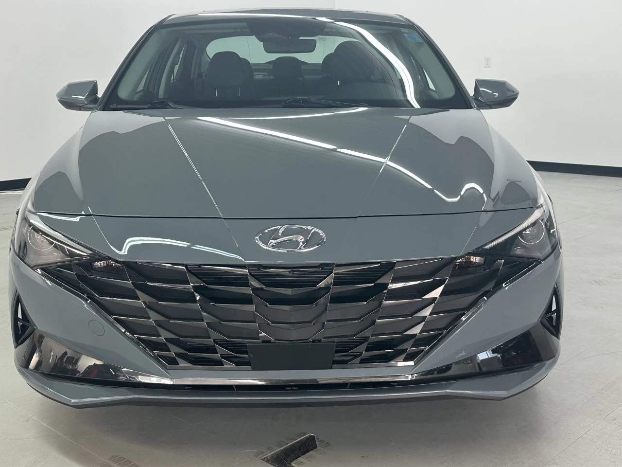 2021 Hyundai Elantra Ultimate Main Image