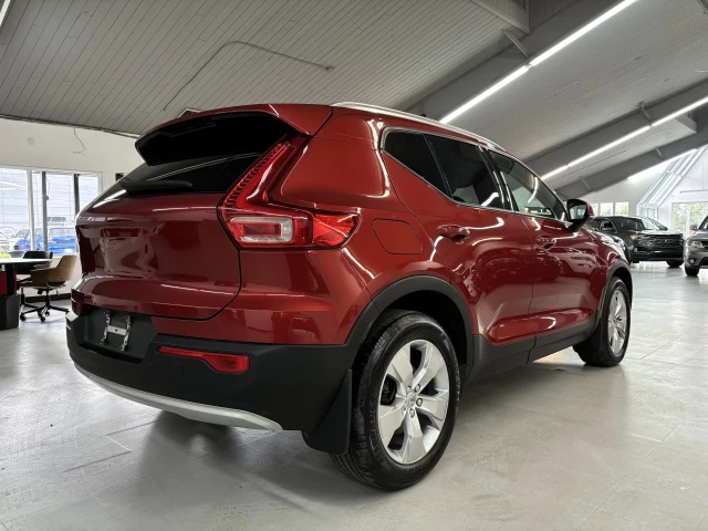 Volvo XC40 Momentum 2021