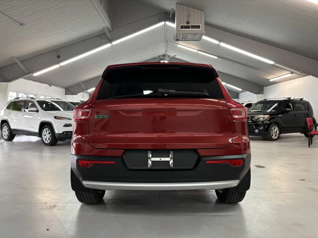 Volvo XC40 Momentum 2021