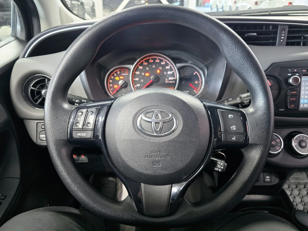 2018 Toyota Yaris LE/SE Main Image