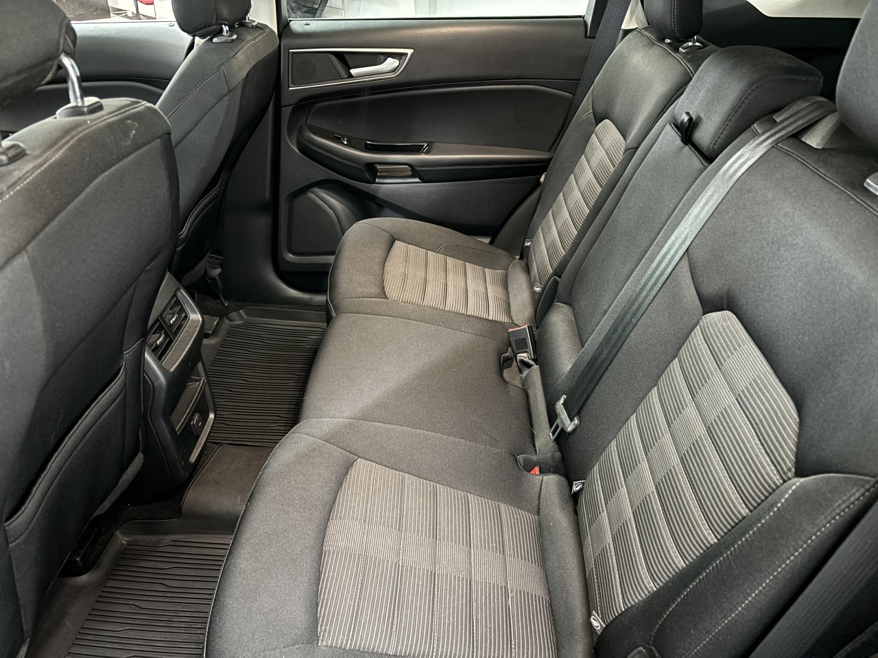 2019 Ford Edge SEL Main Image