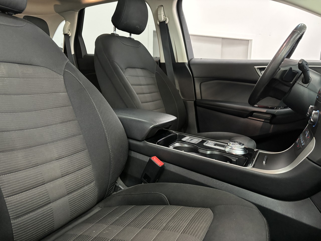 2019 Ford Edge SEL Main Image