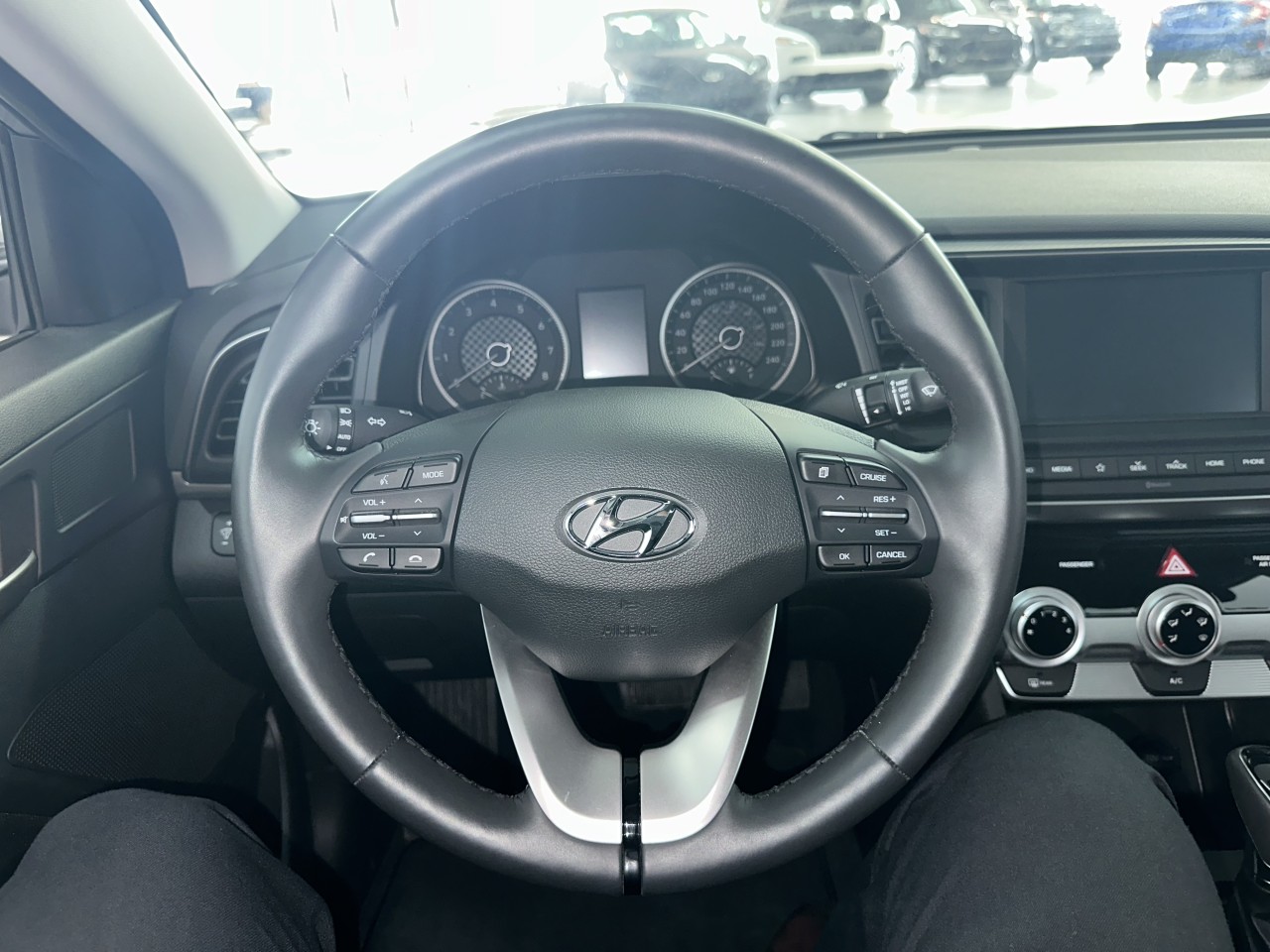 2020 Hyundai Elantra Preferred Main Image